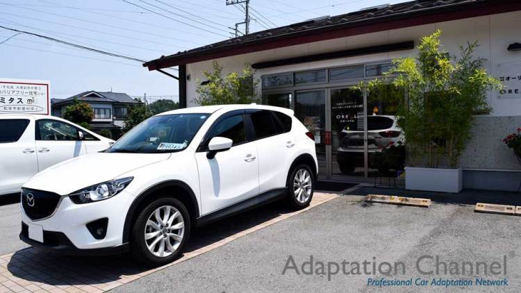 マツダ CX-5　X　カロリフト + WHILL